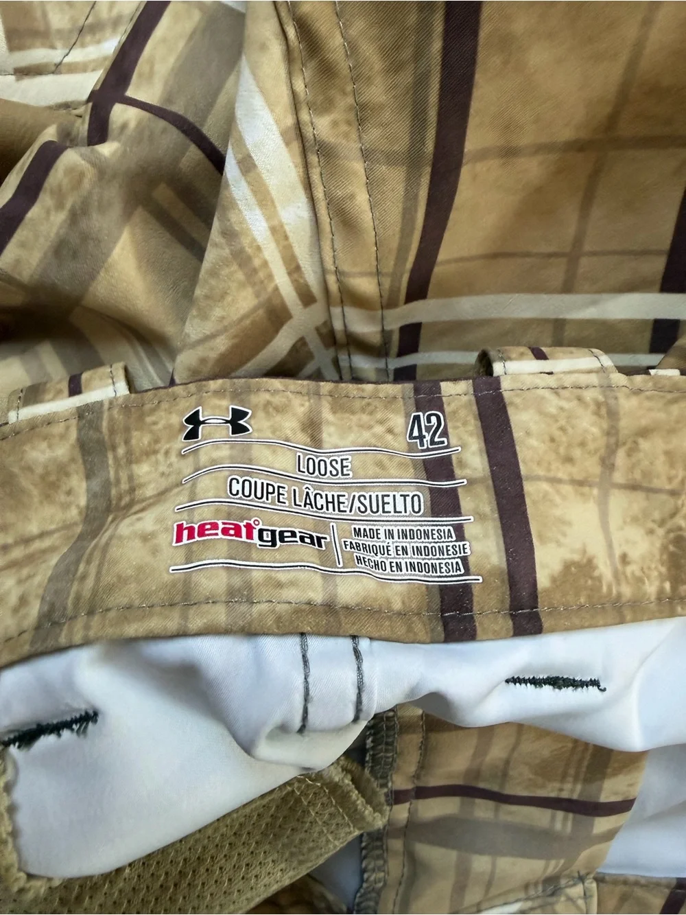 Under Armour Men’s Beige Plaid Cargo Shorts